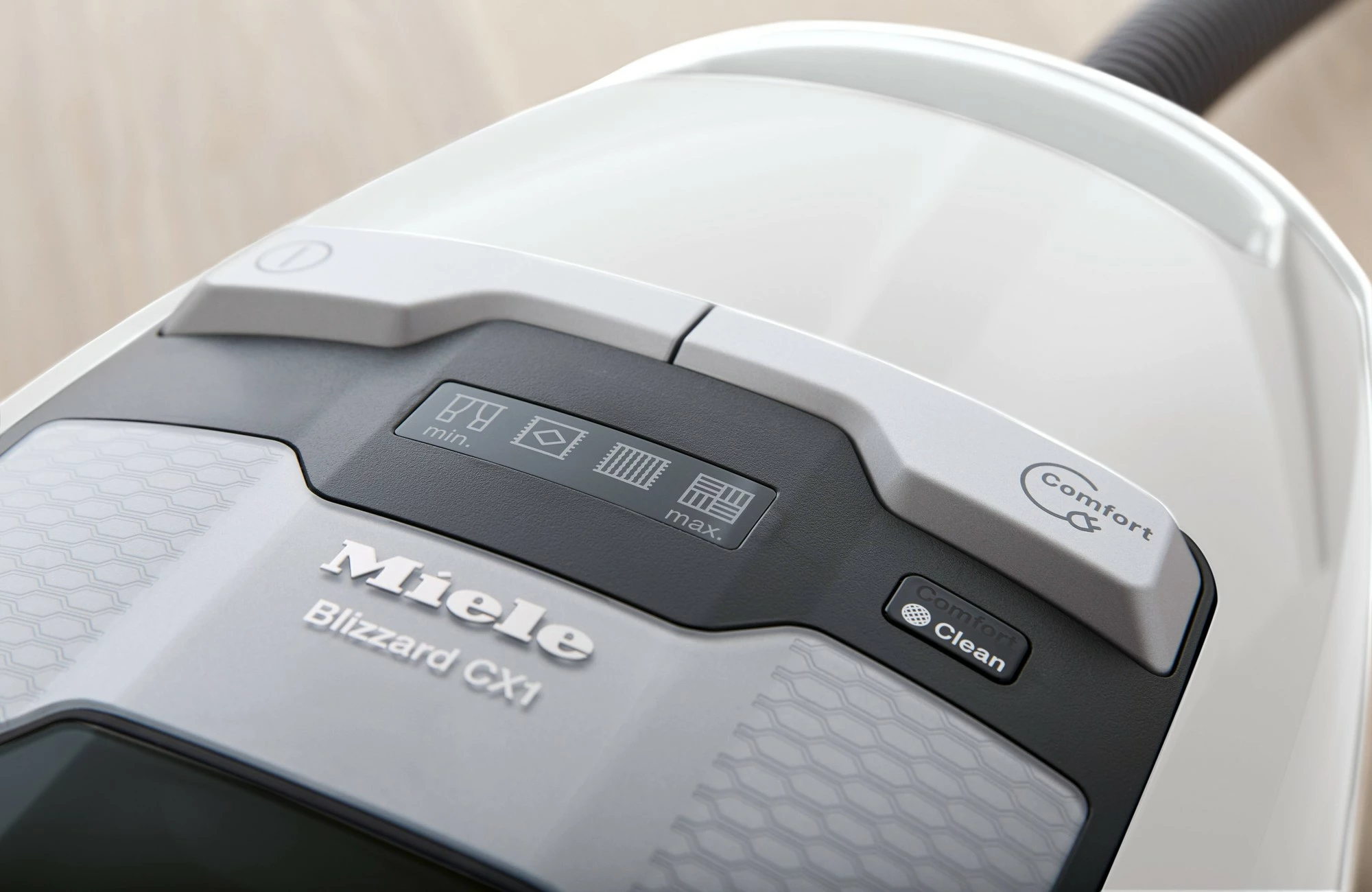 Fshesë me korrent Miele Blizzard Comfort XL Powerline 890W pa qese me filtër HEPA, e bardhë, me set aksesorësh