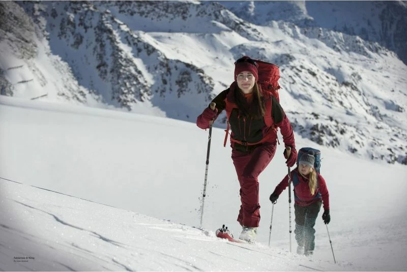 Jakne Salewa për femra, e zezë
