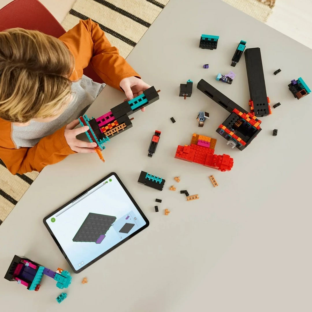 Set LEGO Minecraft The Enderman Tower 21279, 2 minifigura, për fëmijë 9+ vjeç