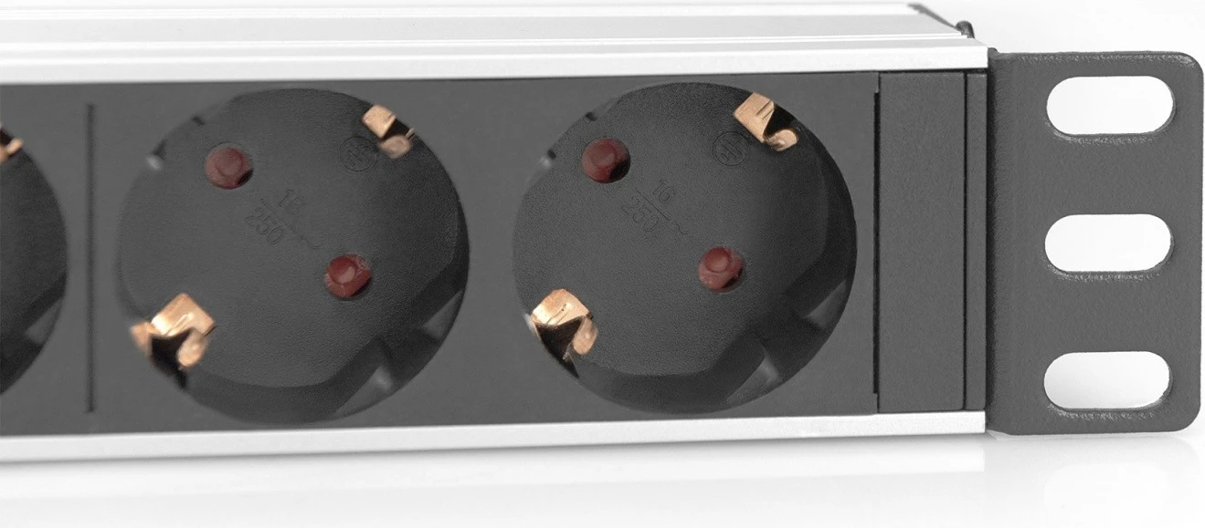 Prizë rack Digitus DN-95418, 4xSchuko, 10", 2m, Alumini, Zezë/Argjendtë