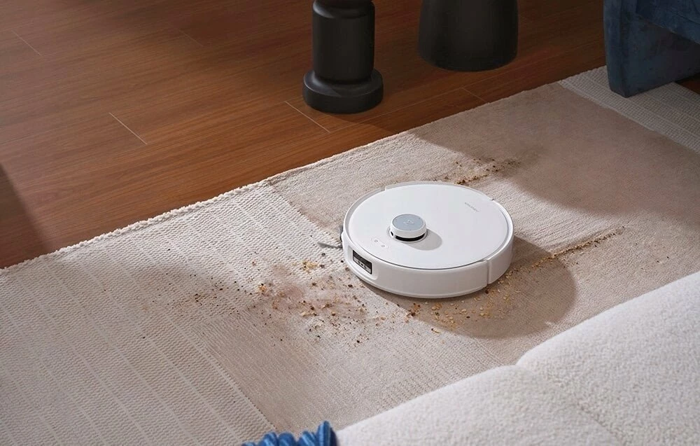 Robot pastrimi Roborock Qrevo Curv 5A1, 18.500Pa, me stacion zbrazjeje, mop rrotullues, Wi‑Fi, i bardhë, set
