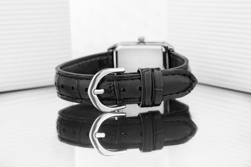 Orë dore për femra Casio, e zezë