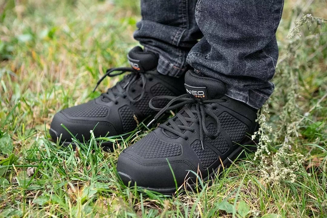Këpucë pune Neo S1P SRC, majë kompozite, shollë Kevlar, nr. 43, të zeza