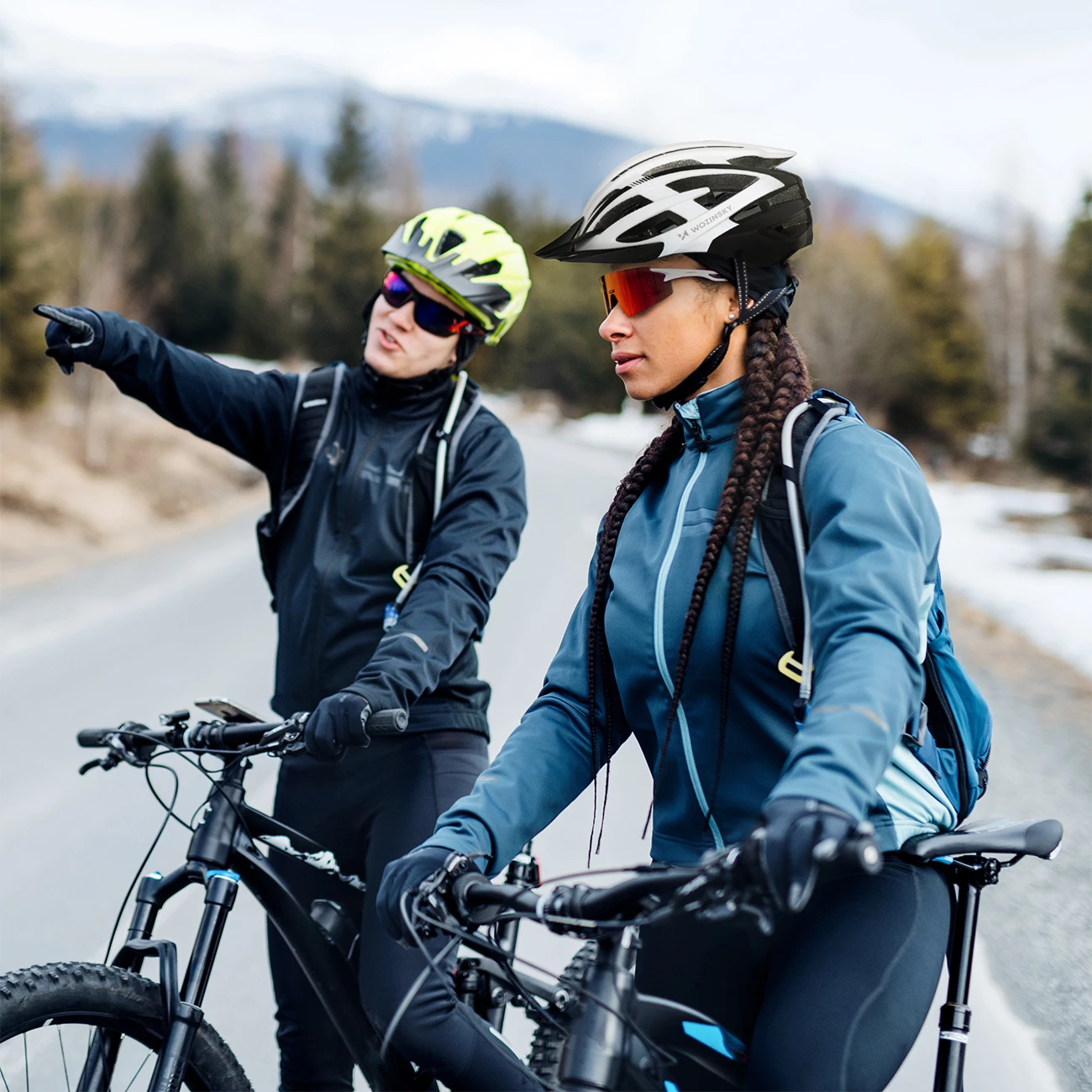 Helmetë biçiklete MTB, Wozinsky, HT-28VCB, me dritë të pasme USB, madhësi L (57-62 cm), bardh e zi