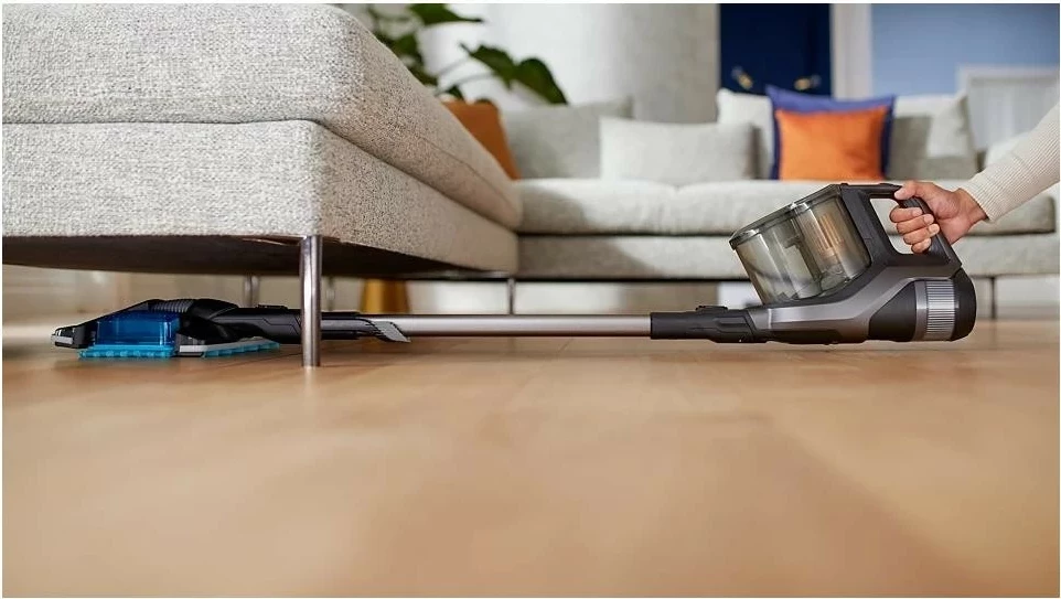 Fshesë me korrent Philips Aqua Plus 8000 XC8349/01, e zezë