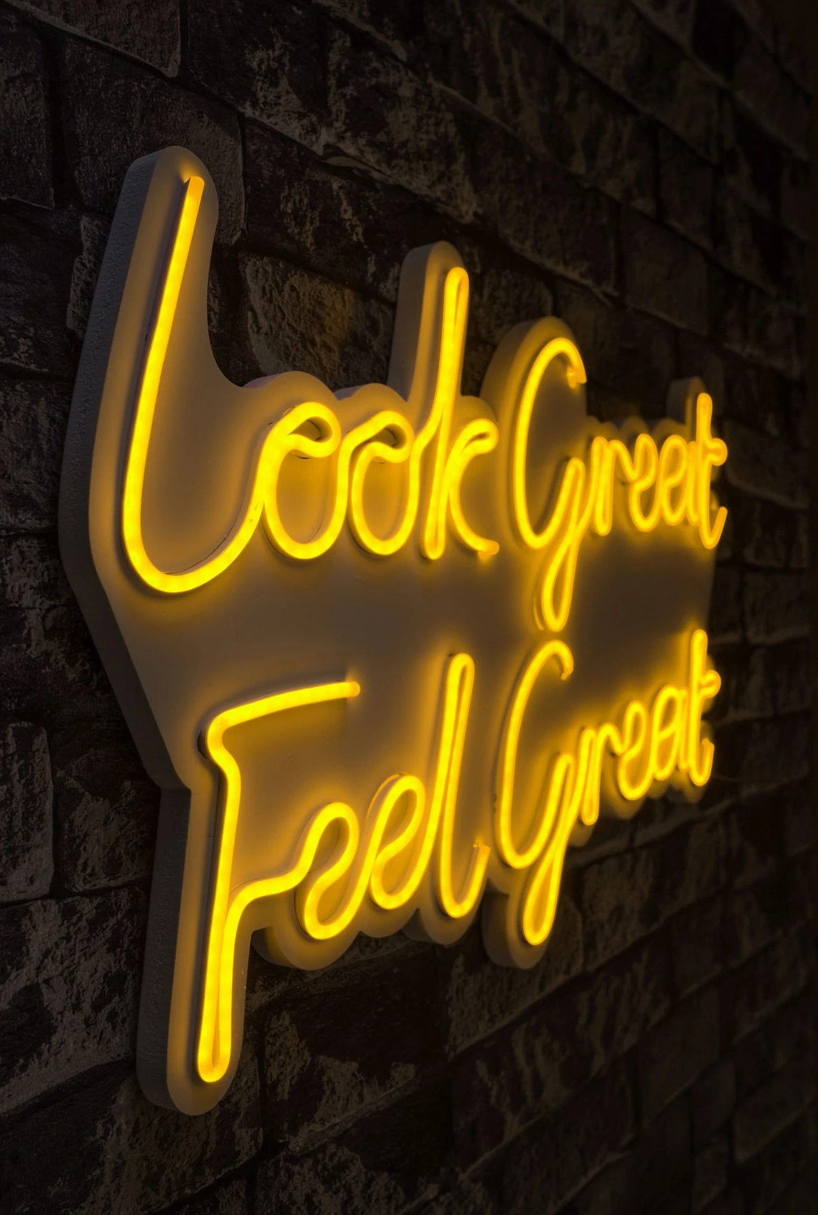 Dekor dritash LED plastike, ngjyrë e verdhë, Look Great Feel Great, 36x58x2 cm
