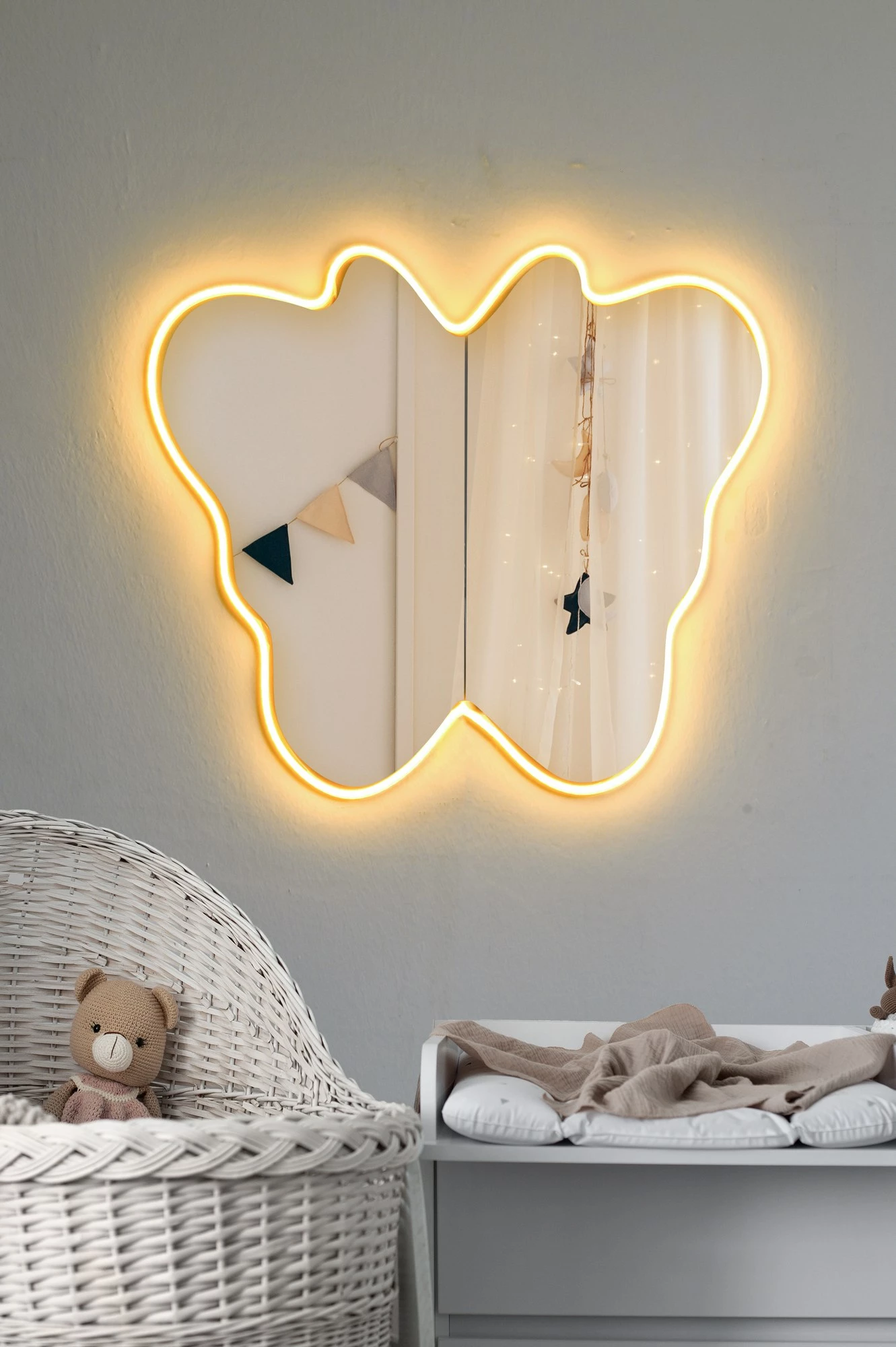 Pasqyrë me ndriçim LED, formë fluture, ngjyrë e verdhë, Skye Decor