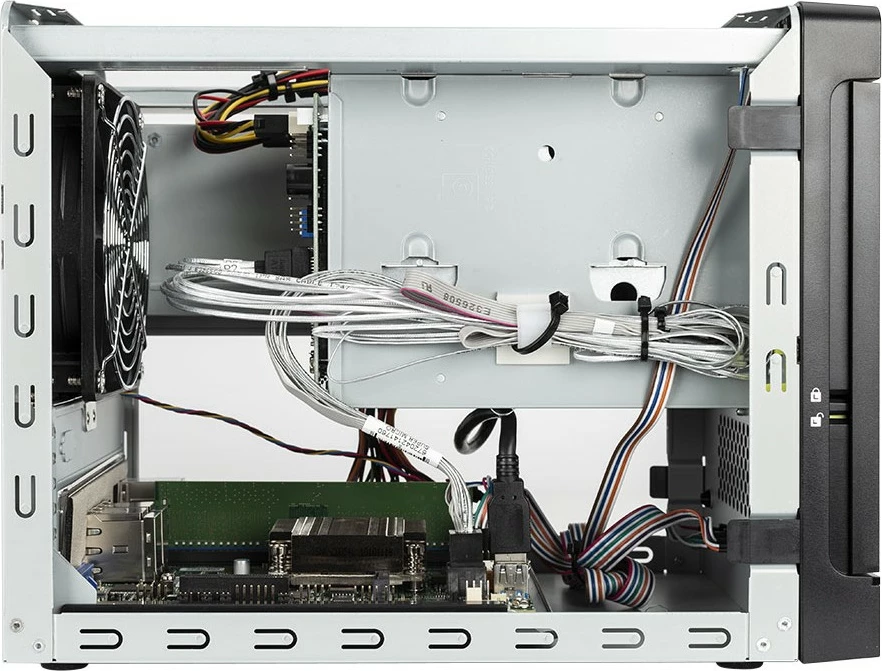 Server bluechip SERVERline T10302s Cube, Atom C3558, 16GB RAM, 960GB SSD, 4x Gigabit Ethernet, zi