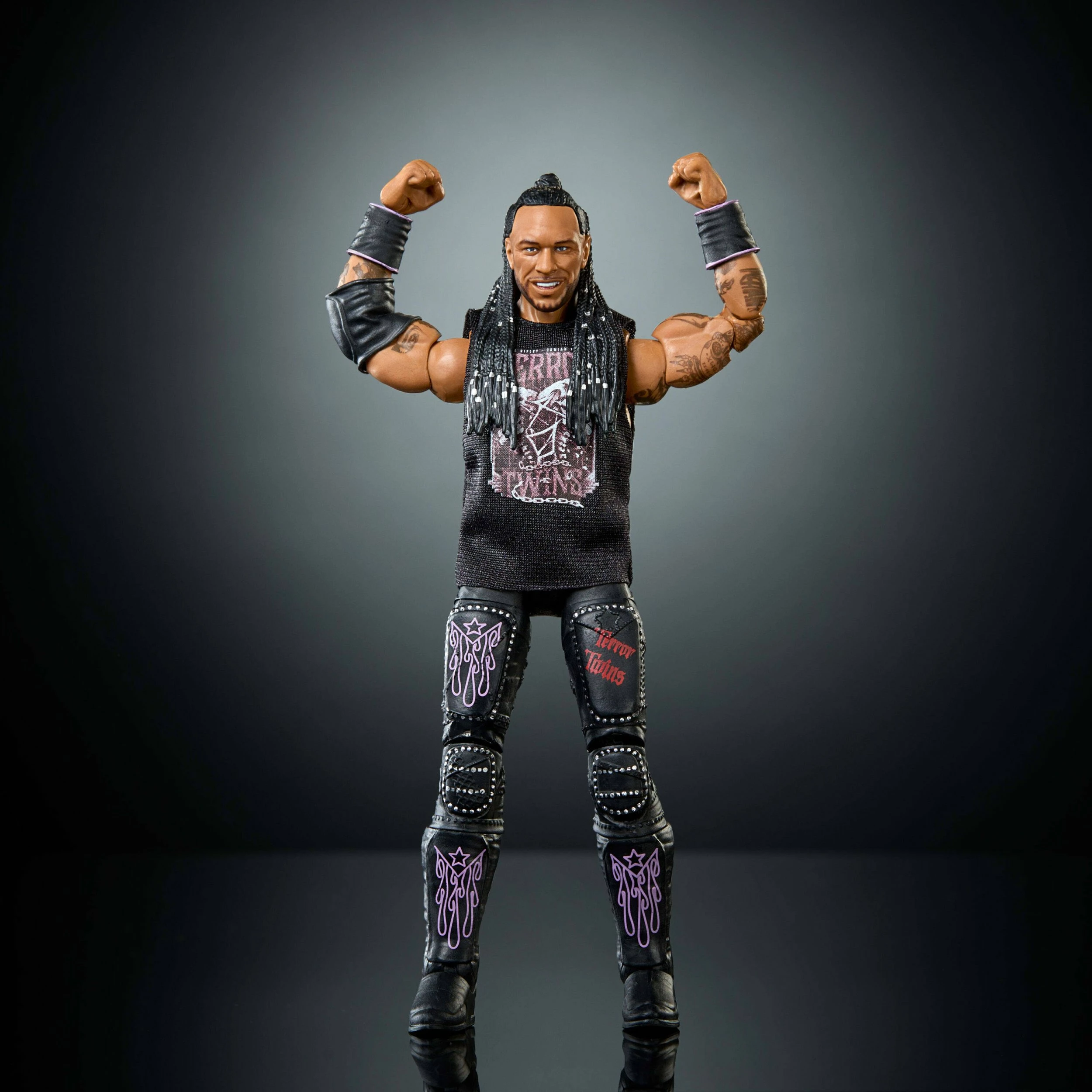 Figurë aksioni Mattel WWE Elite Damian Priest JHT53 15 cm me 25 pika artikulimi, duar të ndërrueshme dhe aksesorë, e zezë
