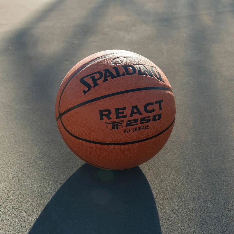 Top basketbolli Spalding React TF-250, për të gjithë [Madhësia: 7]
