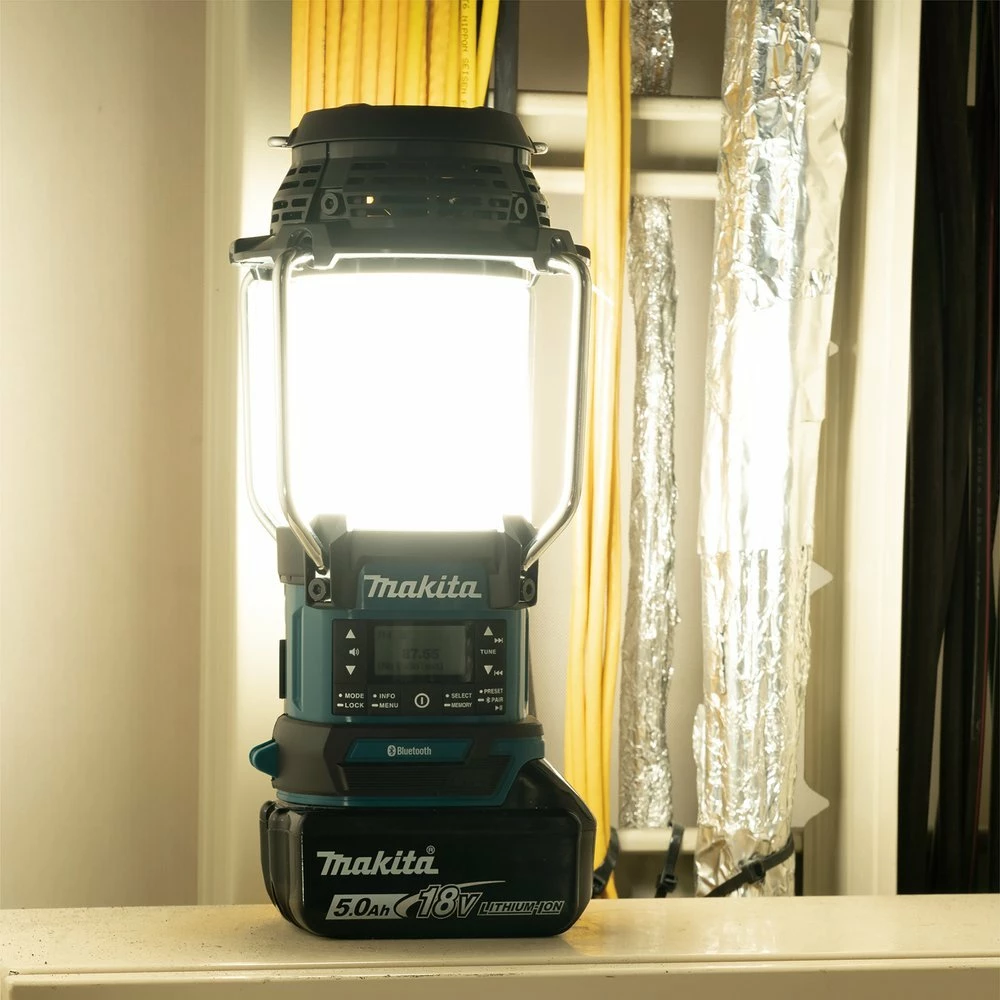 Radio me llambë kampingu Makita DMR056, 18V LXT, Bluetooth, DAB+/FM, USB, pa bateri/karikues