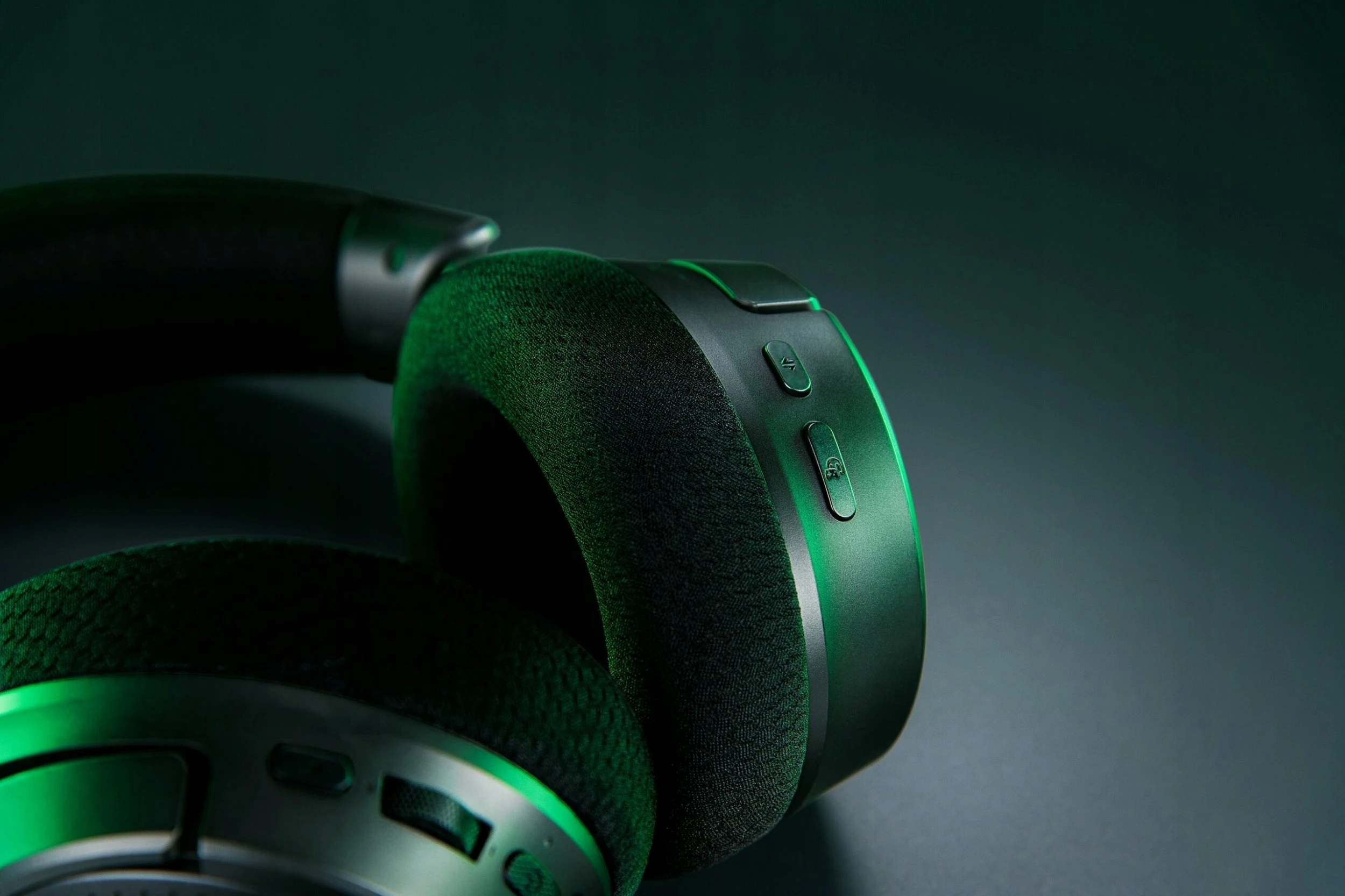 Kufje gaming Razer Kraken V4 (RZ04-05170100-R3M1), wireless, USB/USB-C, Bluetooth, THX Spatial Audio, RGB, të zeza