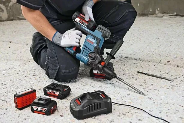 Bateri Bosch GBA 36V 6.0Ah Li-Ion Professional COOLPACK, zi/kuqe, set 1 copë