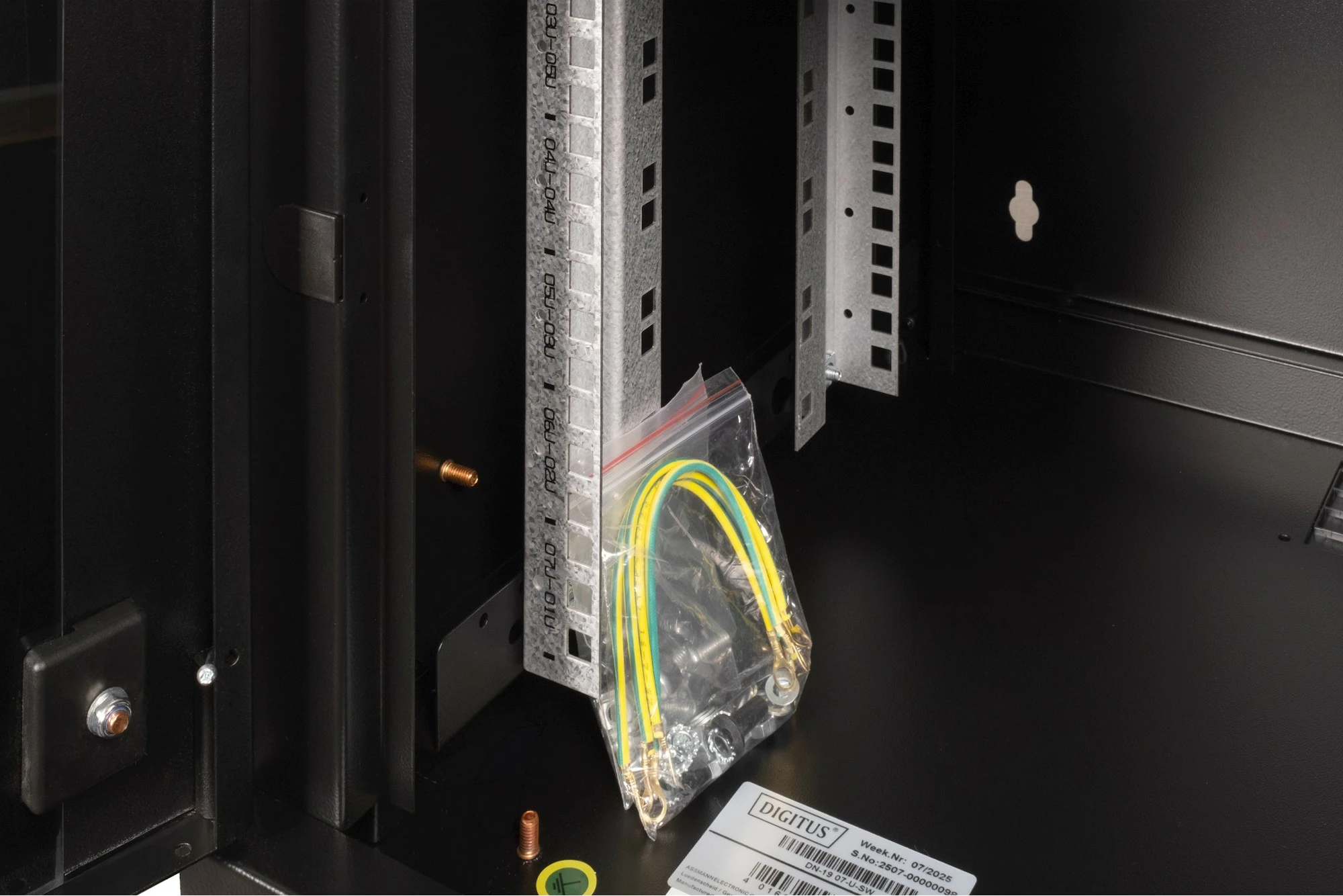 Kasë muri Digitus Unique 7HE 19", 7U, 420x600x450mm, e zezë