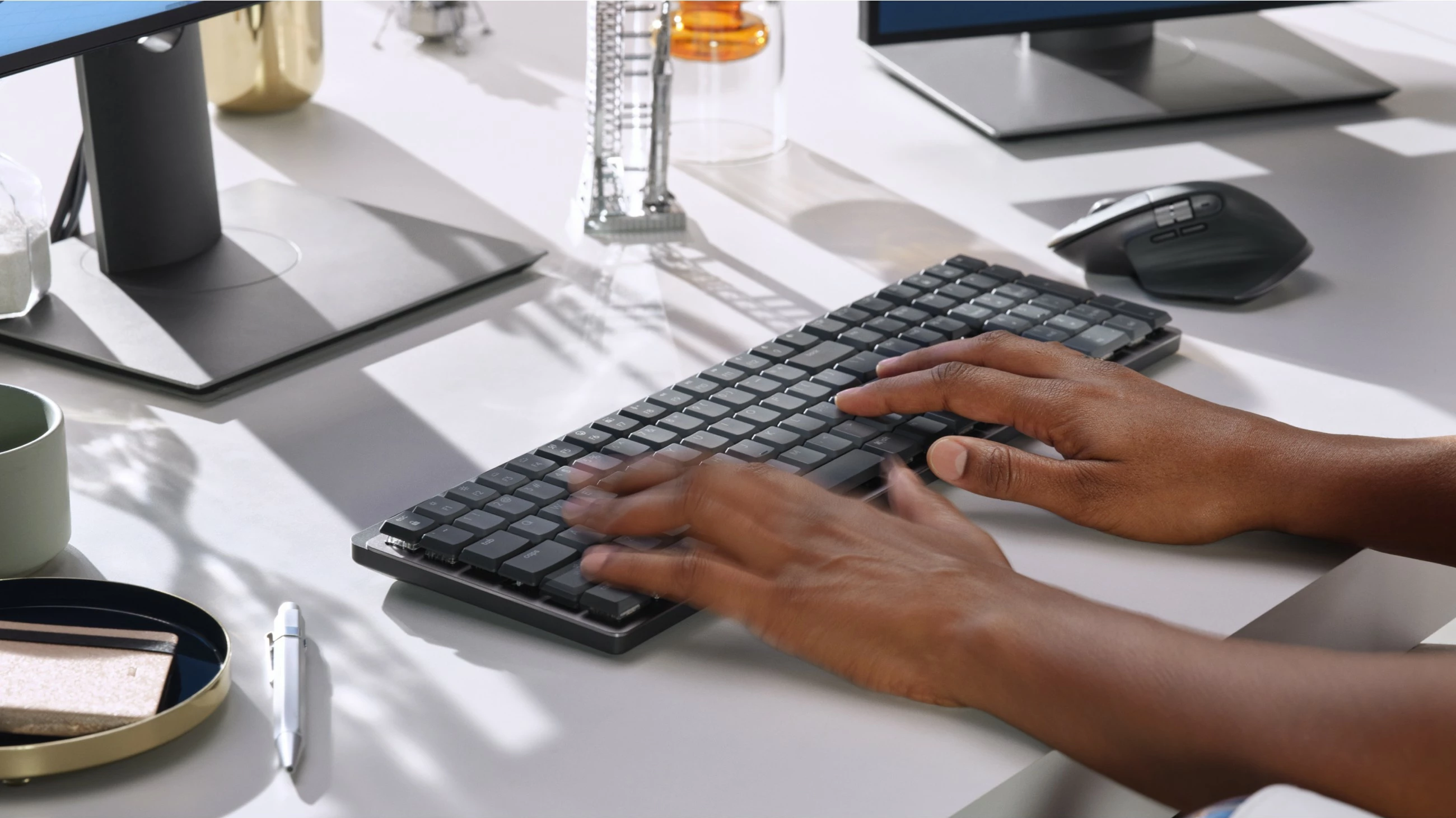 Tastierë Logitech MX Mechanical, Wireless, RF Wireless + Bluetooth, QWERTY, LED, Grafit