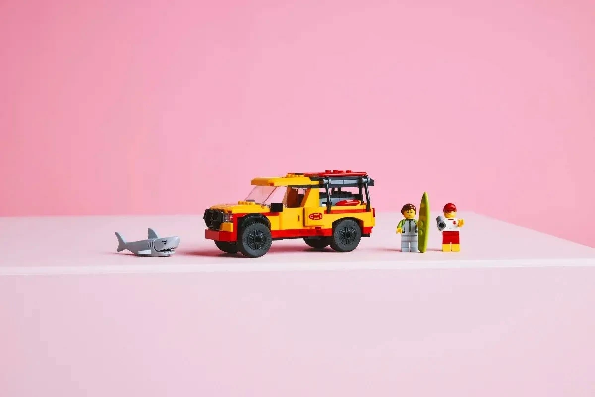 Set LEGO City 60453, Kamion shpëtimi plazhi, 2 minifigura