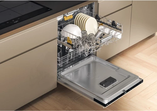 Enëlarëse plotësisht e integruar Whirlpool W8I HF58 TU, 14 vende, 60 cm, e zezë