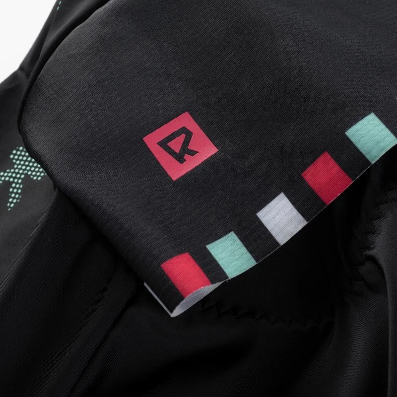 Shorce për femra Radvik, të zeza