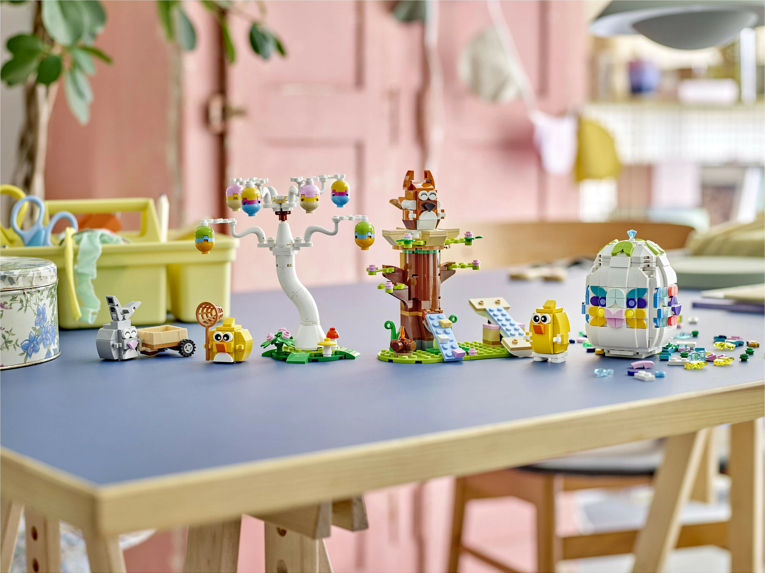 Set ndërtimi LEGO Iconic 40808 Easter Bunny and Chick Egg Hunt, 140 pjesë, 8+, multikolor