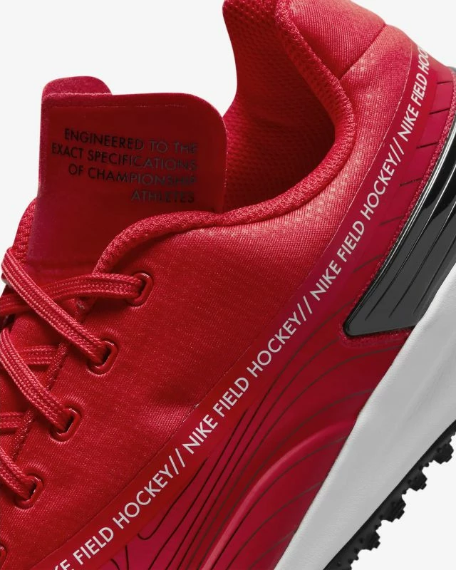 Atlete për stërvitje Nike Vapor Drive, të kuqe dhe të zeza