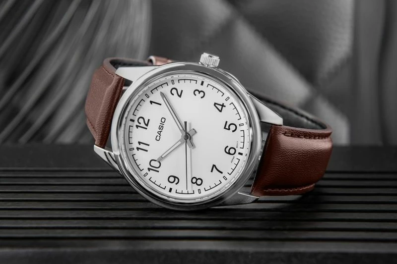 Orë dore për meshkuj Casio, kafe