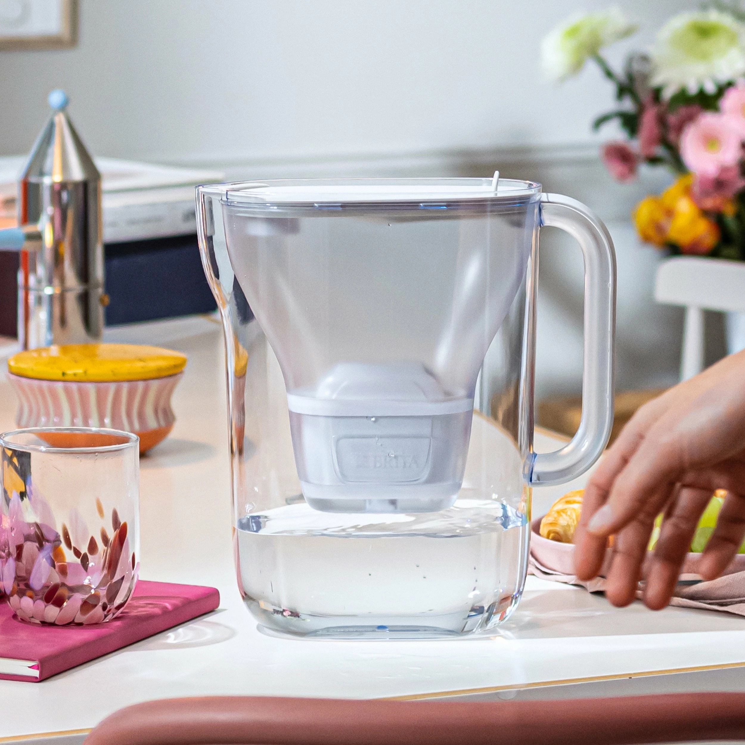 Kanarë filtruese uji Brita Style Essential 2.4 L me filtër Maxtra Pro Pure Performance, 1 copë, kafe