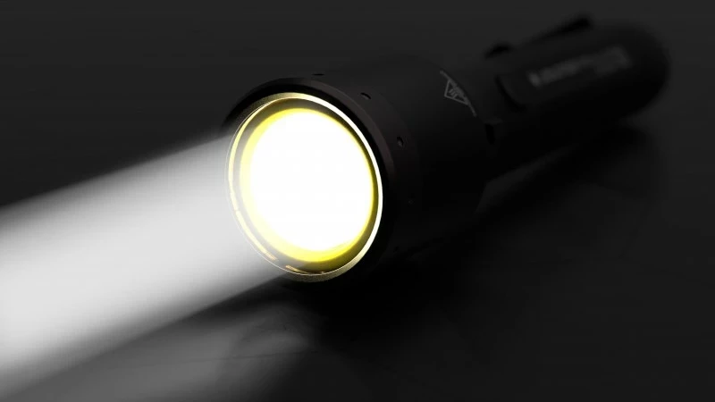 Dritë dore Ledlenser P9R Core LEP, e zezë