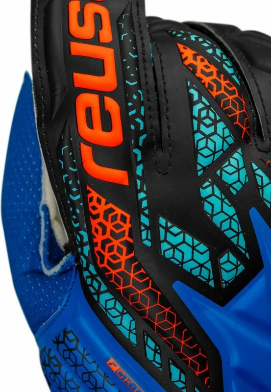 Dorëza portieri Reusch për meshkuj, të zeza dhe blu