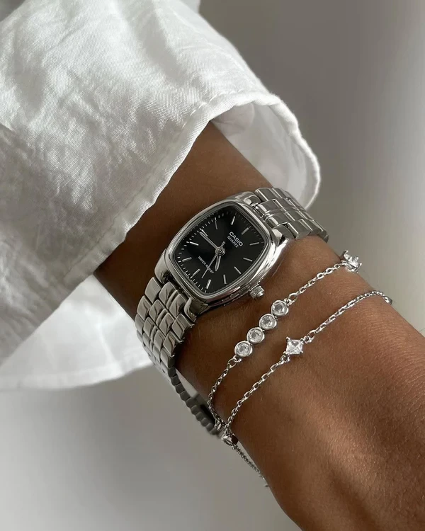 Orë dore Casio LTP-1169D-1AR, e argjendtë/zezë