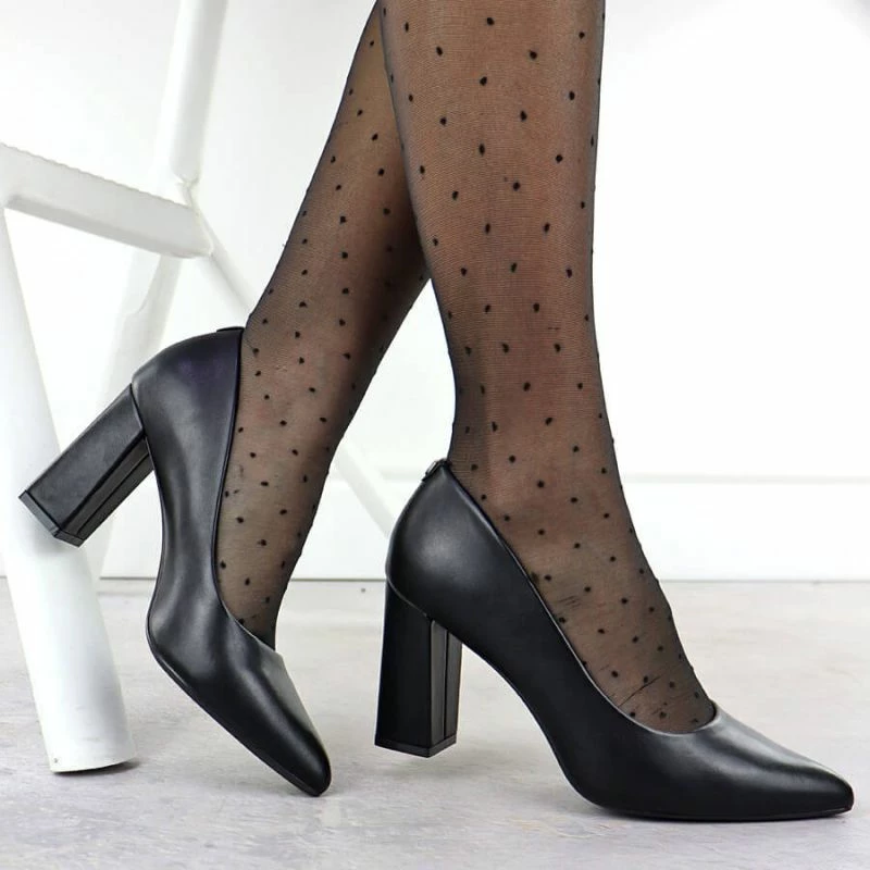 Këpucë me taka LEONE femra, të zeza