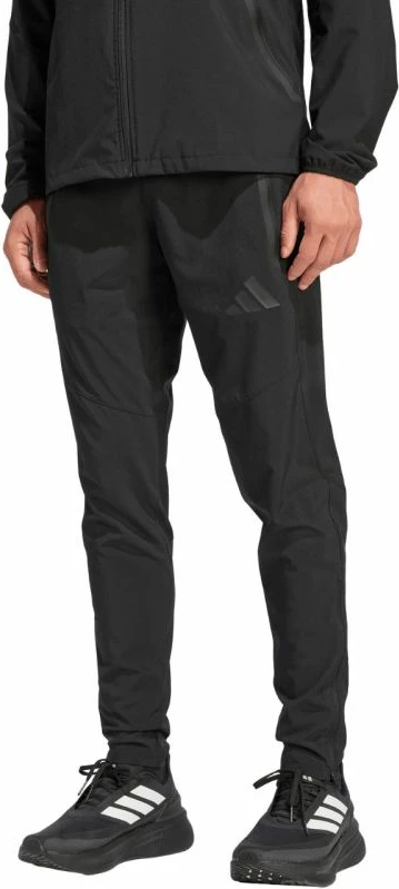 Pantallona sportive meshkuj adidas Tiro 26 Travel Woven JM5541, të zeza