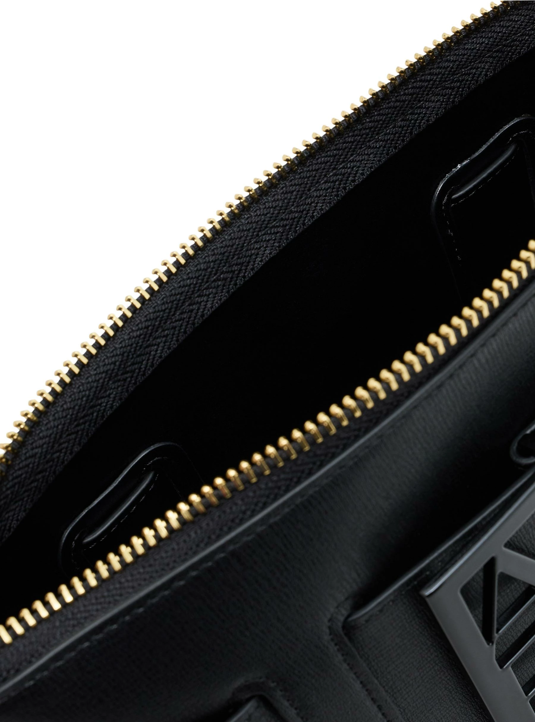 Çantë krahu për femra Armani Exchange 942907 0A874, e zezë