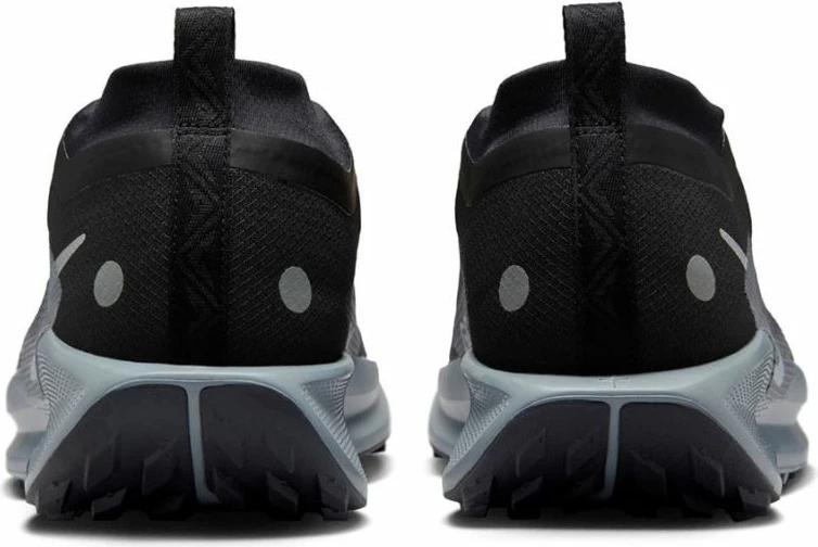 Atlete Nike për meshkuj, të zeza