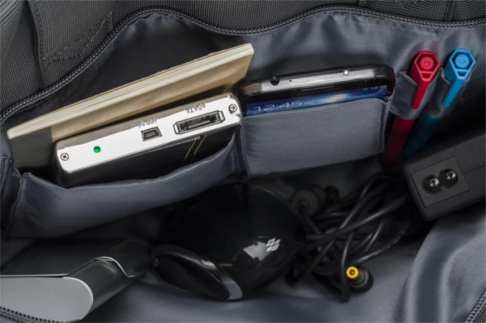 çantë laptopi RIVACASE 8251 për 17.3 inç, gri