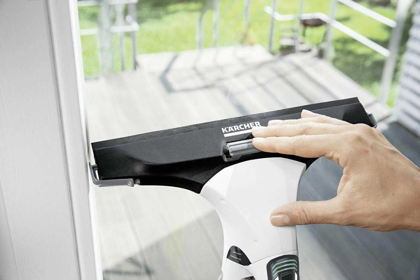 Pastrues xhamash Karcher WV 5 Plus N (1.633-701.0), me bateri 35 min, depo 100 ml, i bardhë, set me aksesorë