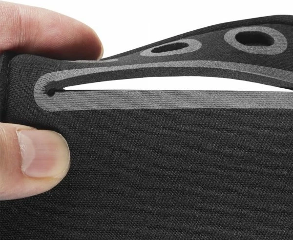 Mbështjellës sportiv me shirit krahu Spigen Velo MPN 8182, për telefona 5-6\", i zi