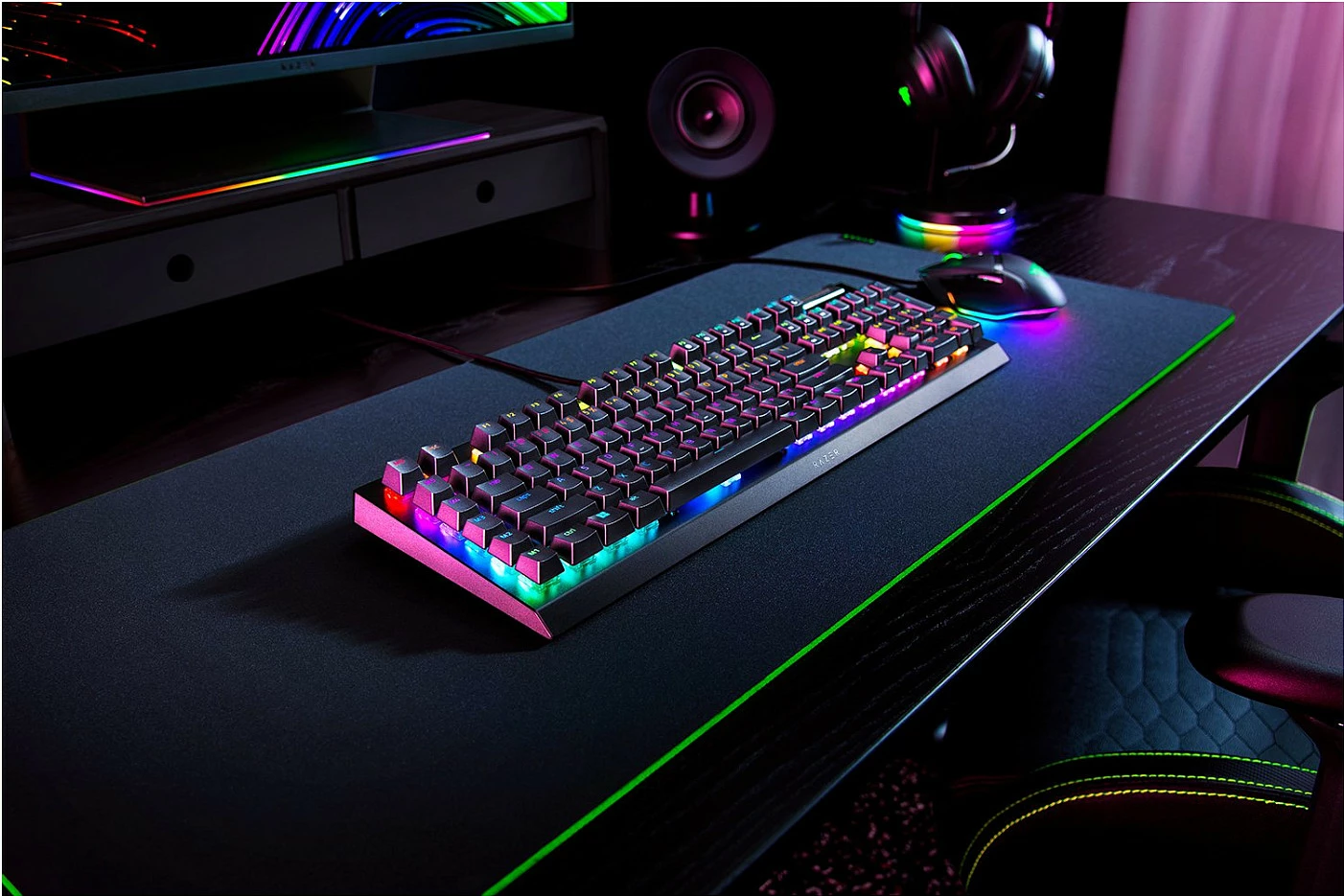 Tastierë Razer BlackWidow V4 X, mekanike Razer Green, RGB, USB, full-size QWERTZ (DE), e zezë