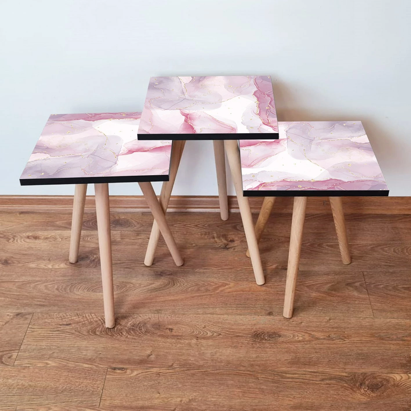 Set tavolinash ndihmëse të vendosshme, 3 copë, ngjyrë rozë, e bardhë dhe ari, Skye Decor, 3Shp383