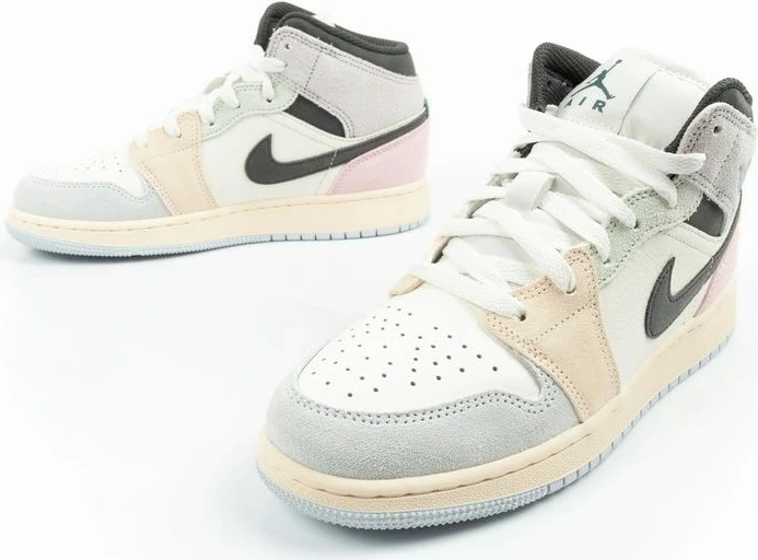 Atlete për femra Nike Air Jordan 1, të zeza [Madhësia: 36.5]