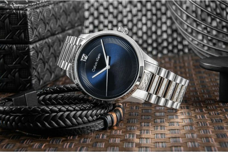 Orë dore për meshkuj Calvin Klein, argjendtë