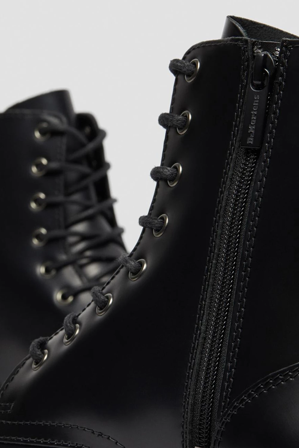 Çizme për femra Dr. Martens Jadon Polished Smooth 15265001, të zeza [Madhësia: 38]