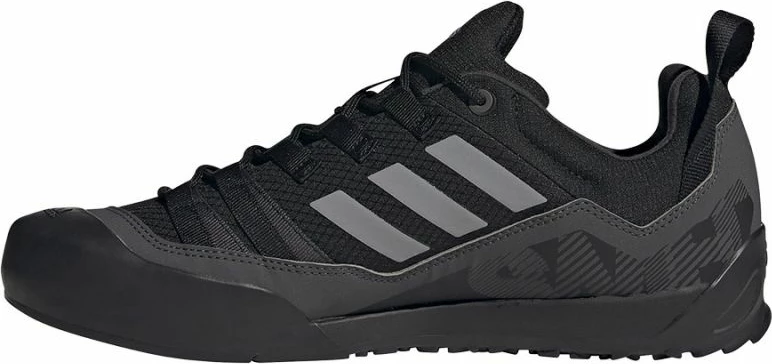 Atlete turistike për meshkuj adidas Terrex Swift Solo 2 M, të zeza [Madhësia: 43 1/3]