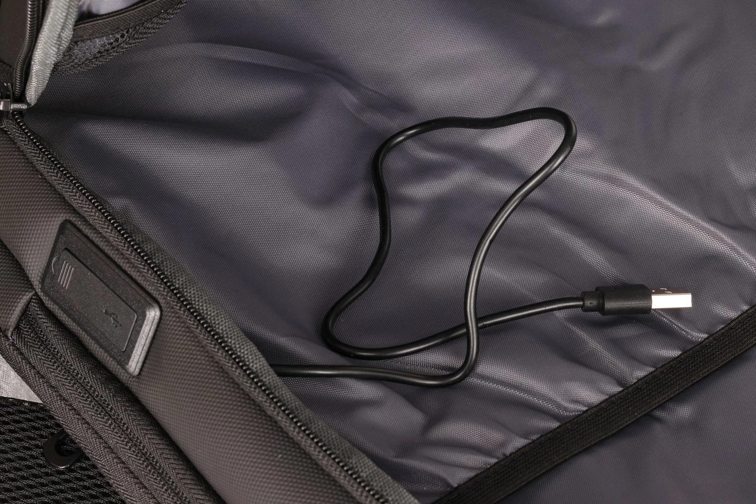 Çantë shpine Addison 316015 për laptop 15.6", e zezë