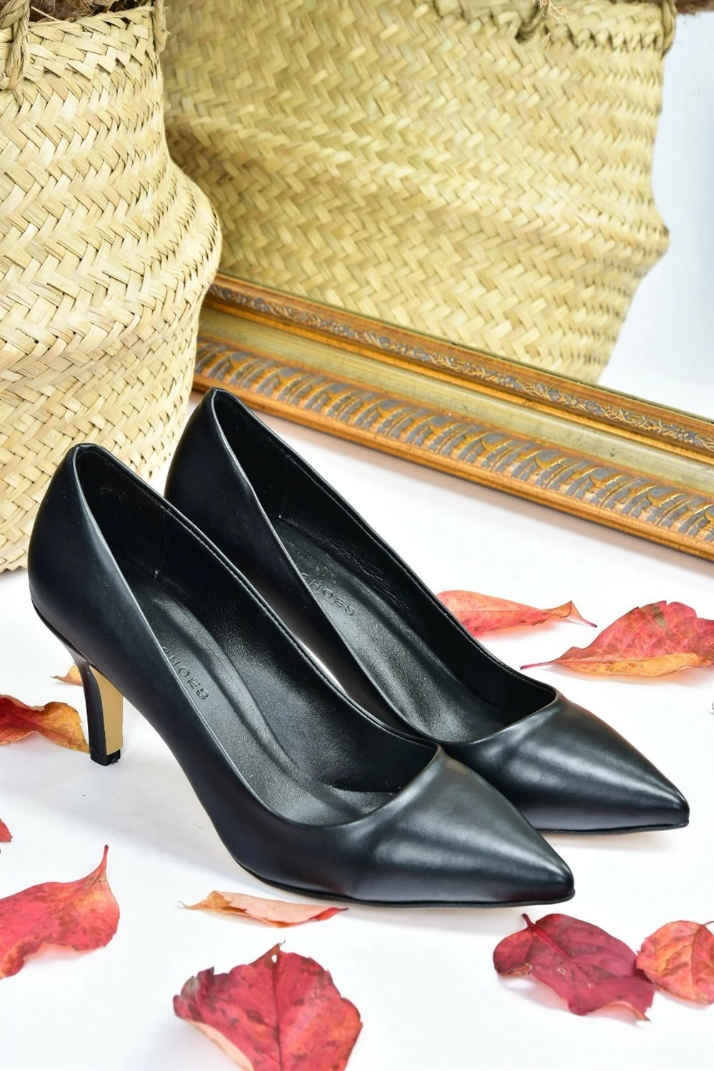 Këpucë me taka për femra Fox Shoes, të zeza