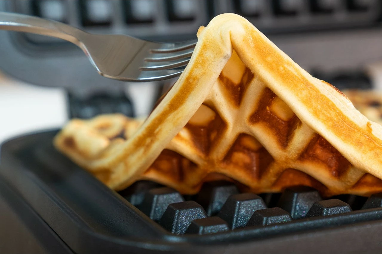 Aparat për waffle UNOLD Belgian Waffle Iron Brussels, 2 copa, plastikë, i zi