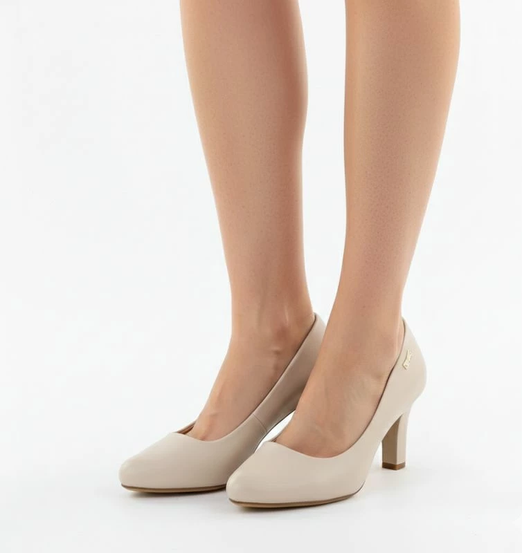 Këpucë me taka për femra Leone, nude