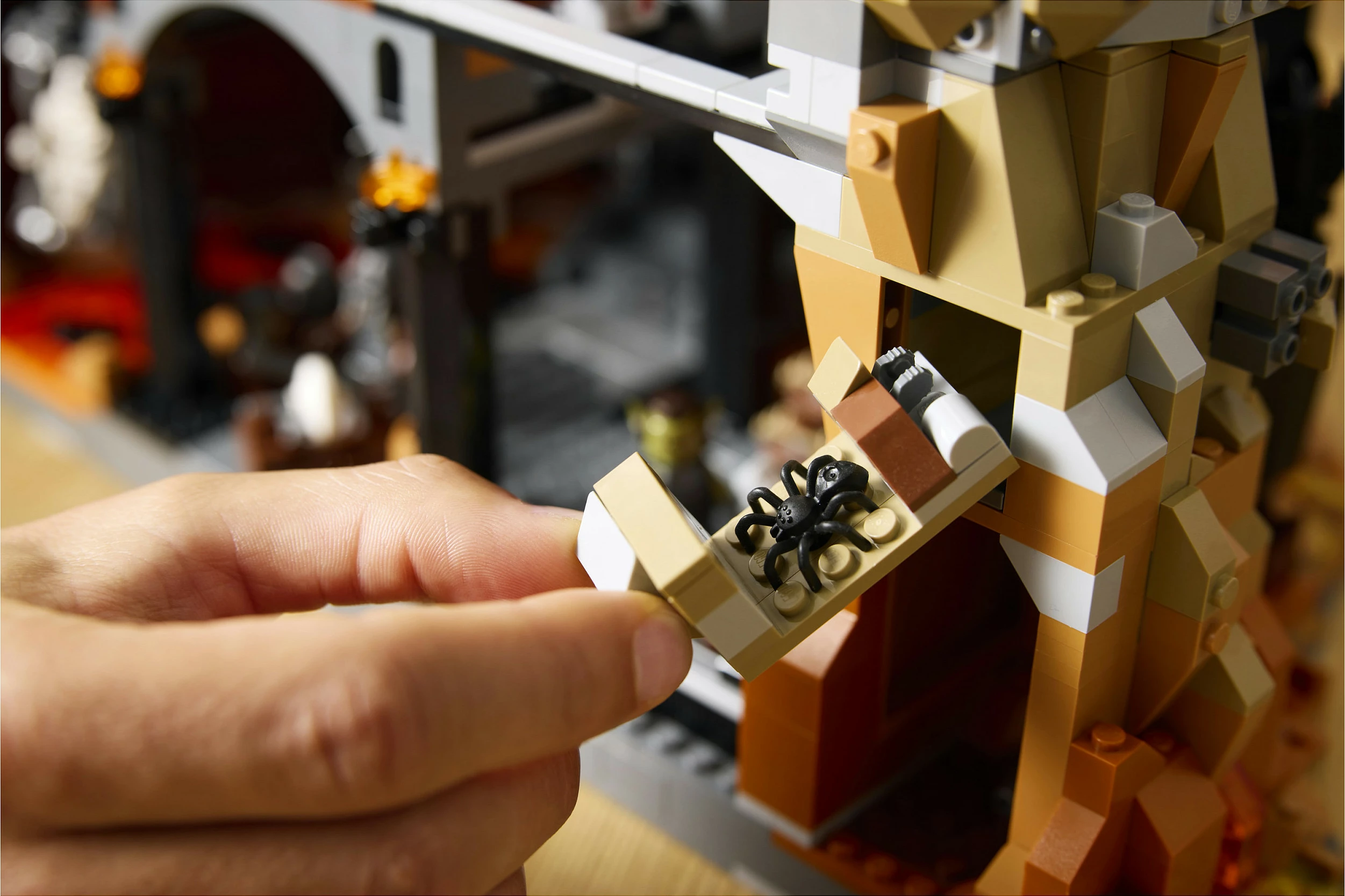 Set ndërtimi LEGO Icons The Lord of the Rings 10333 Barad-dûr, 5471 copë, 18+, shumëngjyrësh