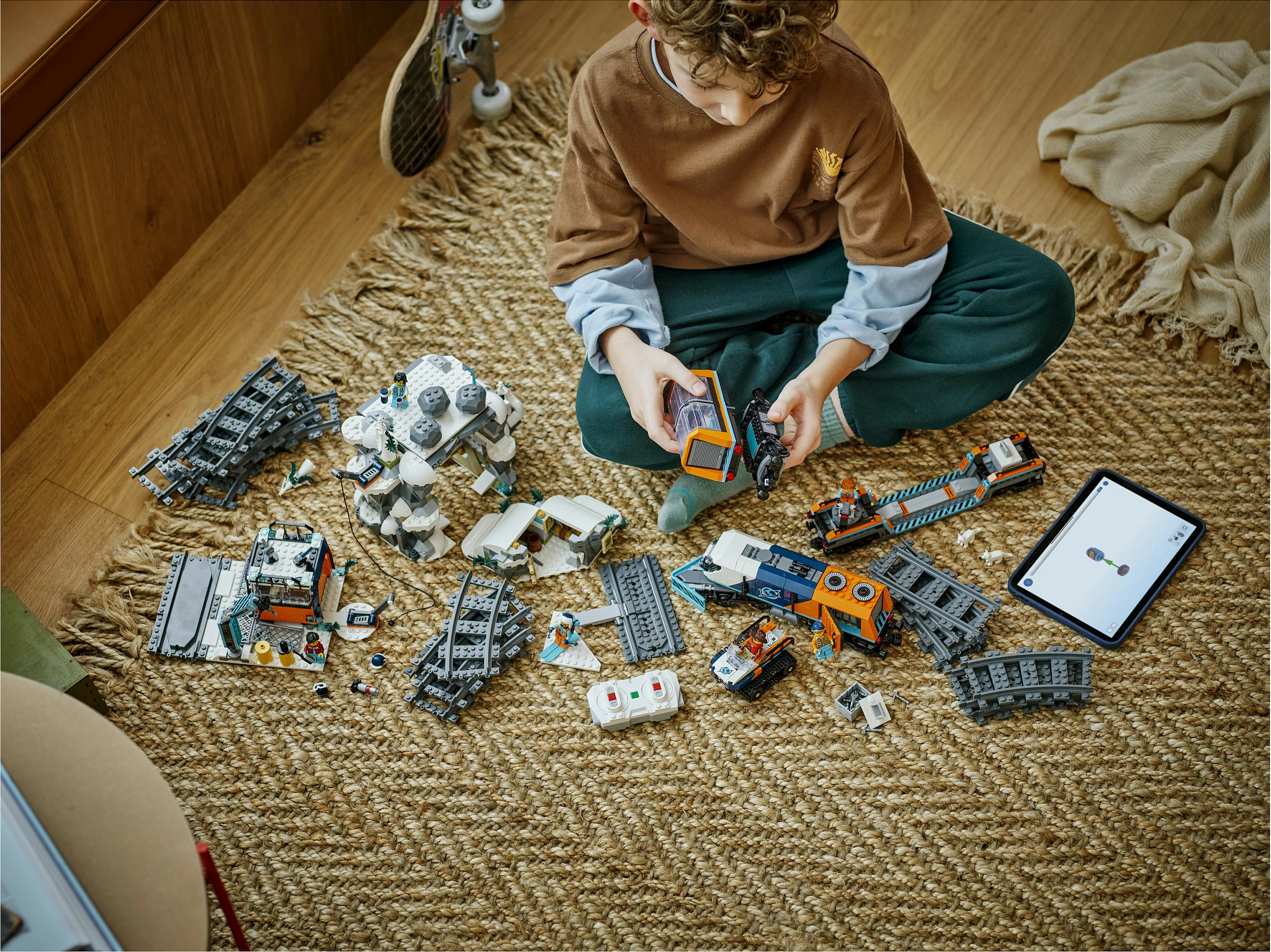 Set ndërtimi LEGO City Explorers Arctic Polar Express Train 60470, tren i telekomanduar Powered Up, 1517 copë, 7+, shumëngjyrësh