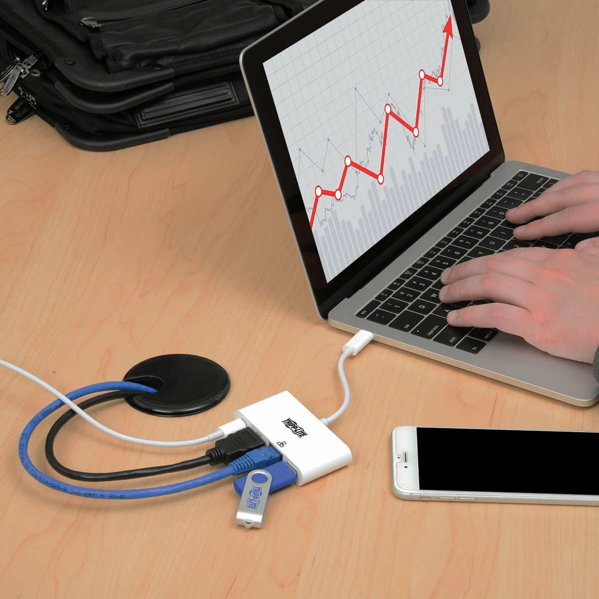 Adapter multiport USB-C Eaton U444-06N-HGU-C, HDMI, Gigabit Ethernet, USB 3.2 Gen 1, PD 60W, i bardhë