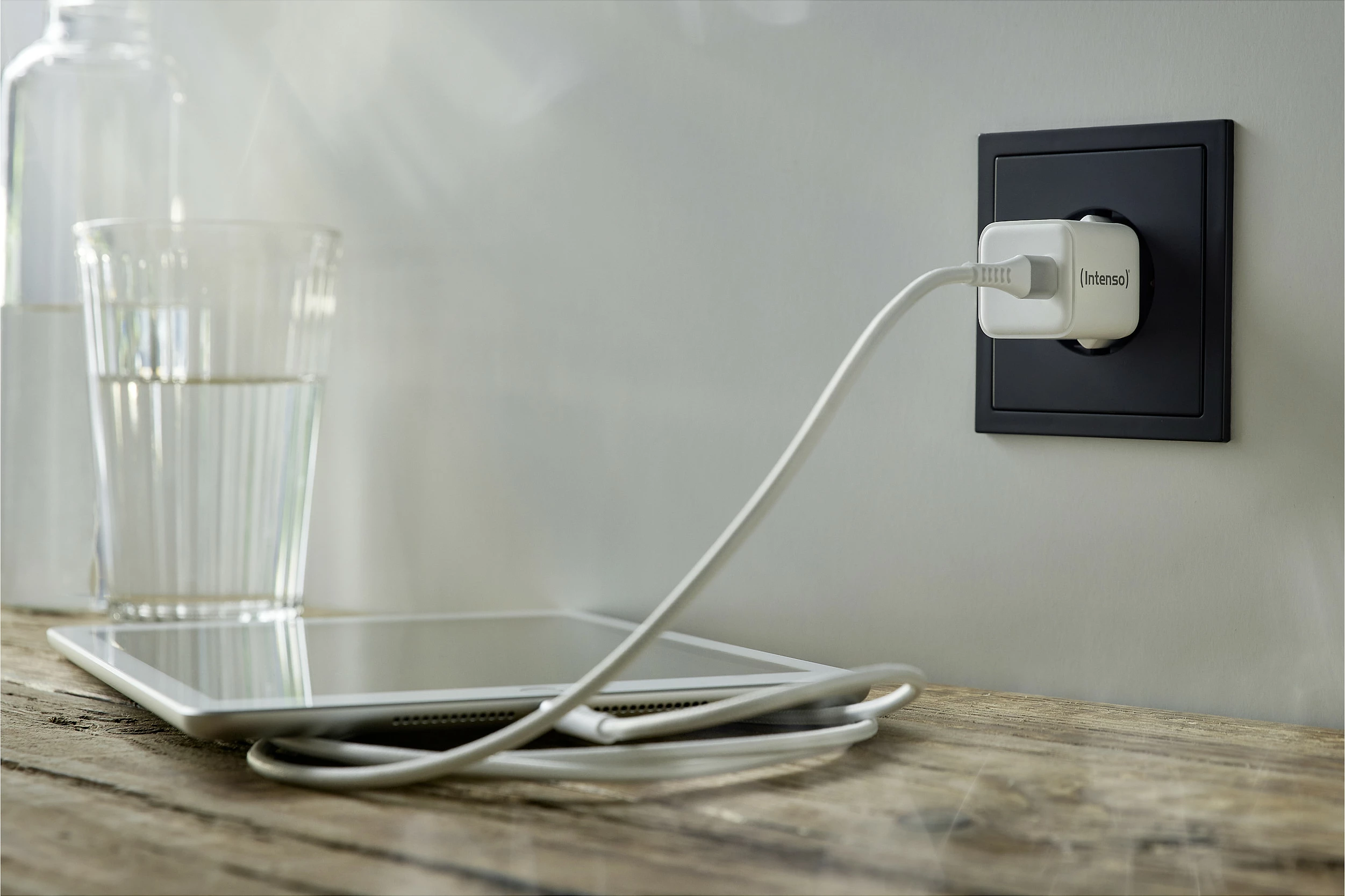 Karikues Intenso Power Adapter W30C GaN, USB-C, 30W, i bardhë